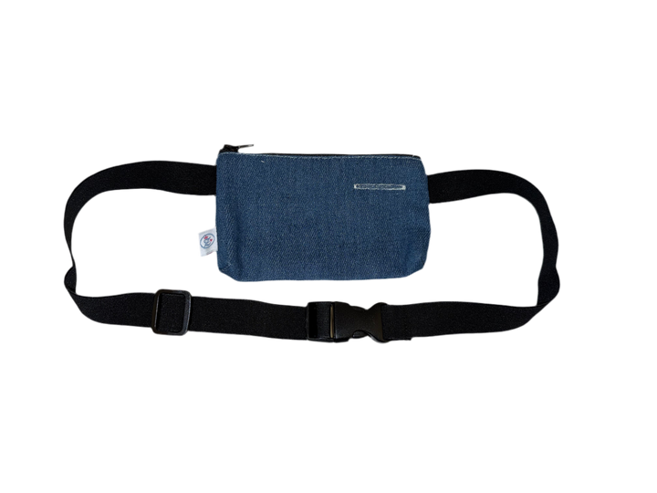 Insulinpumpen Bauchtasche mit flexiblem Gurt Jeans blau mit Fenster Rückseite